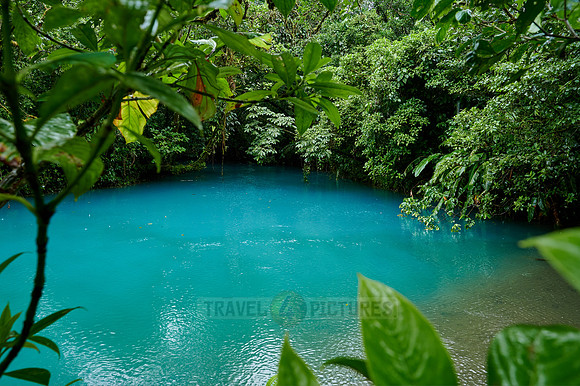 lagoon at blue river Rio Celeste