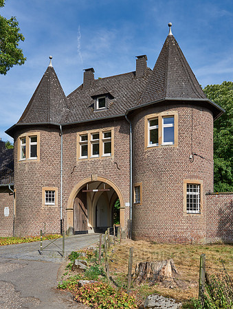 outer wall and gate to private Rimburg castle, Uebach-Palenberg
