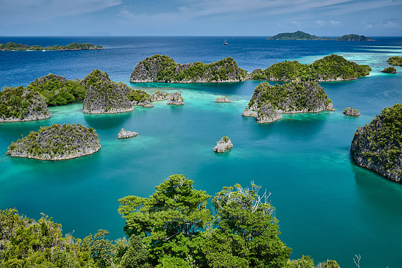 viewpoint Piaynemo with beautiful landscape of Fam Islands
