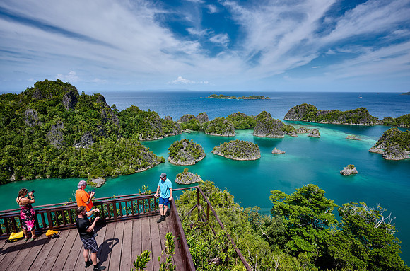 viewpoint Piaynemo with beautiful landscape of Fam Islands