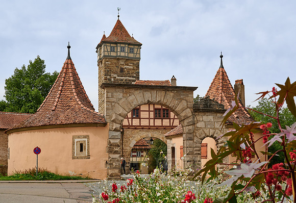 Roeder gate with Roedertor tower