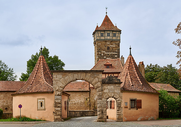 Roeder gate with Roedertor tower