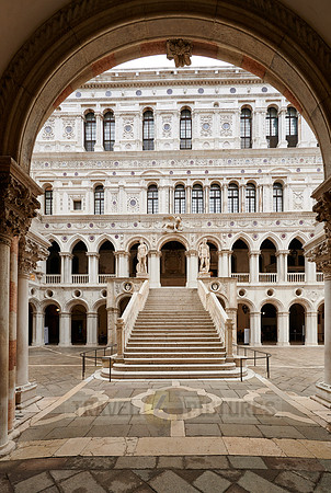 inner courtyard of Doge's Palace with Scala dei Giganti