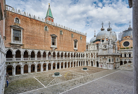 inner courtyard of Doge's Palace with Arco Foscari