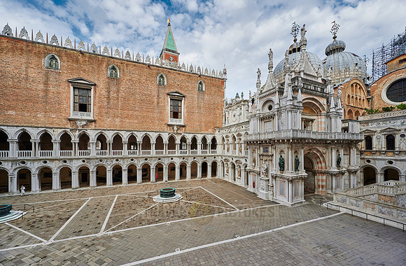 inner courtyard of Doge's Palace with Arco Foscari