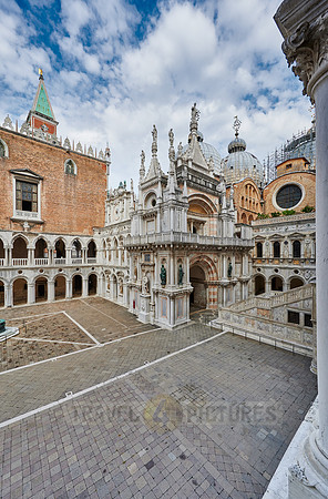 inner courtyard of Doge's Palace with Arco Foscari