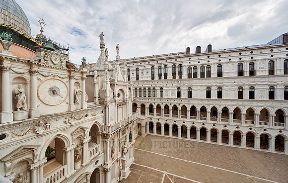 inner courtyard of Doge's Palace with Arco Foscari