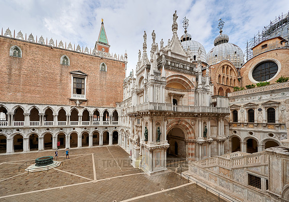 inner courtyard of Doge's Palace with Arco Foscari