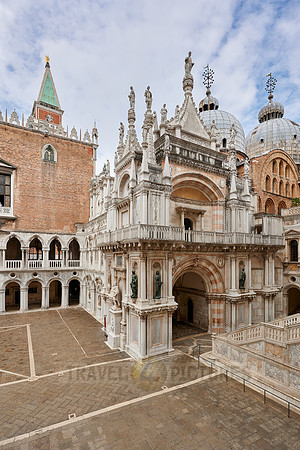 inner courtyard of Doge's Palace with Arco Foscari