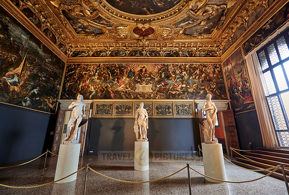 Statues and paintings in the Sala dello Scrutinio, Doge's Palace