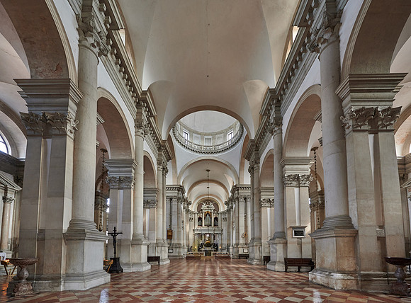 interior shot of Chiesa di San Giorgio