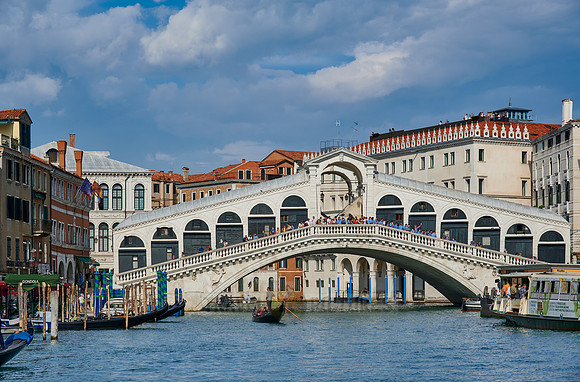 Rialto Bridge seen from boat