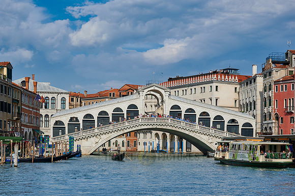 Rialto Bridge seen from boat