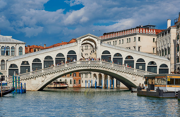 Rialto Bridge seen from boat