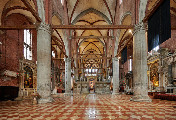 interior shot of Basilica Santa Maria Gloriosa dei Frari