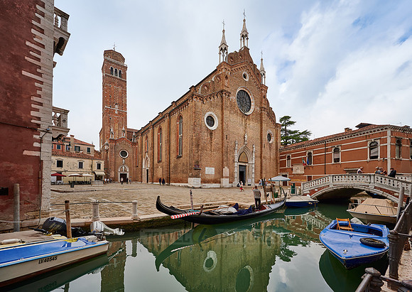 exterior view of Basilica Santa Maria Gloriosa dei Frari