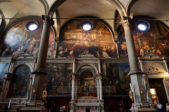 interior shot of Chiesa di San Zaccaria