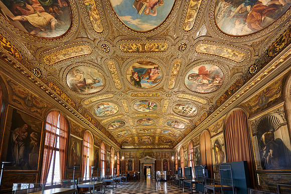 Sala di lettura in Biblioteca Nazionale Marciana with the Mannifesto of Mannerism