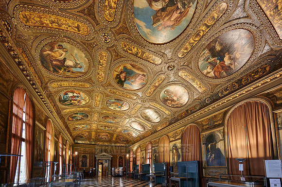 Sala di lettura in Biblioteca Nazionale Marciana with the Mannifesto of Mannerism