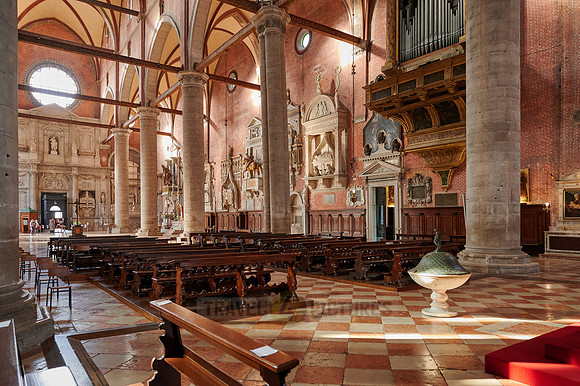 Interior shot of Basilica dei Santi Giovanni e Paolo