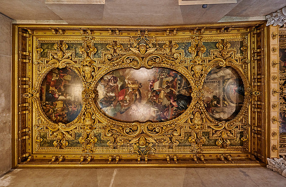 golden ceiling inside Basilica dei Santi Giovanni e Paolo