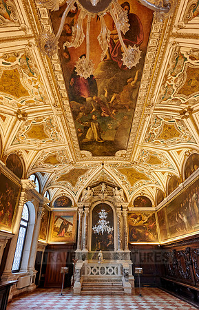 golden ceiling inside Basilica dei Santi Giovanni e Paolo