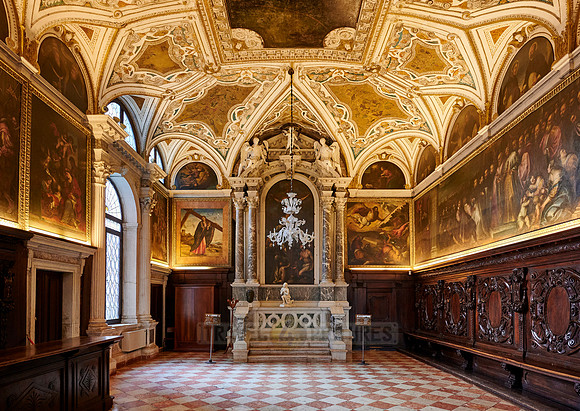 golden ceiling inside Basilica dei Santi Giovanni e Paolo
