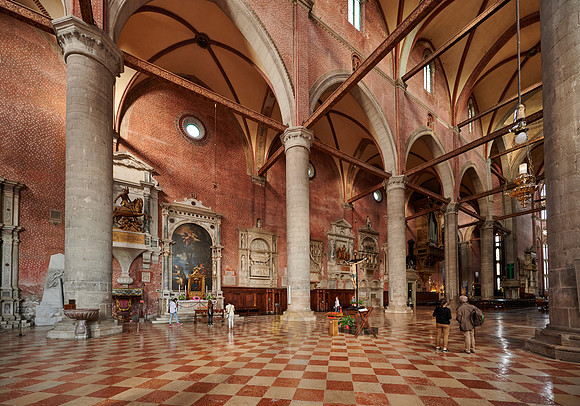 Interior shot of Basilica dei Santi Giovanni e Paolo