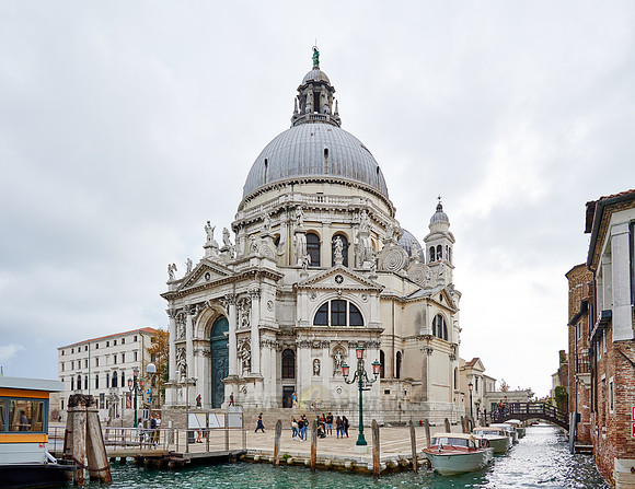 exterior shot of Basilica di Santa Maria della Salute