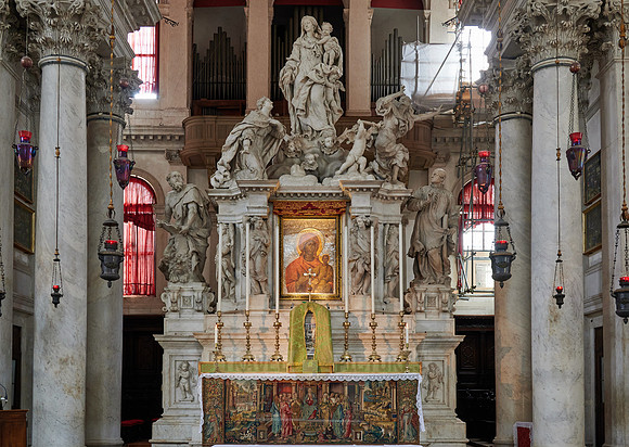Altar of Basilica di Santa Maria della Salute
