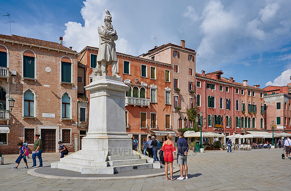 Monumento Niccolo Tommaseo