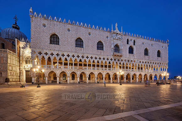 Twilight shot of the illuminated Doge's Palace and Piazetta San Marco