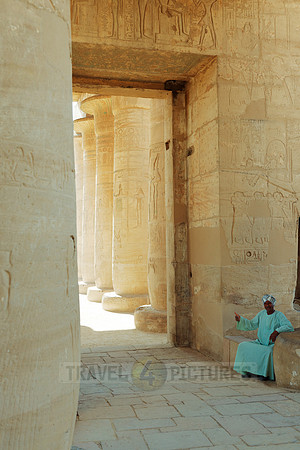 column hall