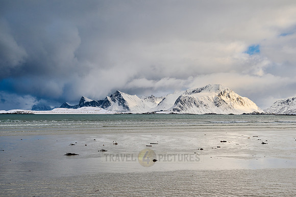winter landscape with sea and mountains at Sandbotnen, Lofoten
