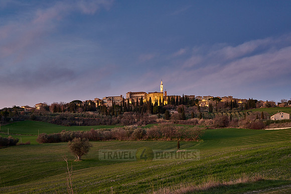 Twilight shot of the illuminated Pienza