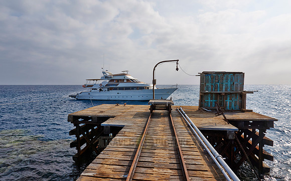 liveaboard diving cruise ship on Daedalus Reef