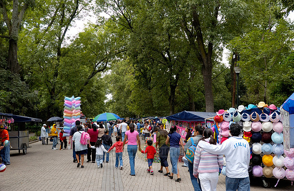 popular amusement park Bosque de Chapultepec