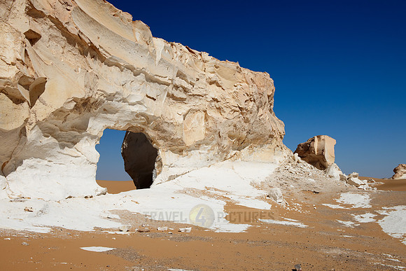 white desert at el Agabat