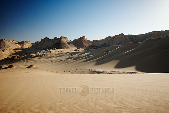 desert landscape with mountains at old caravan road