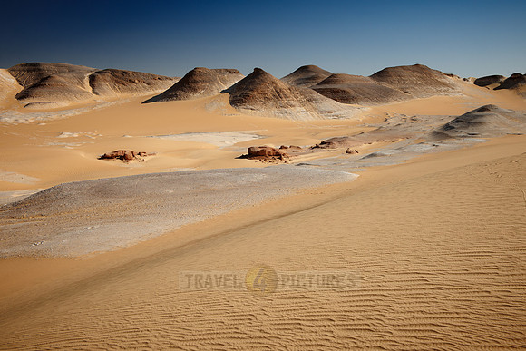desert landscape near Oasis Dakhla