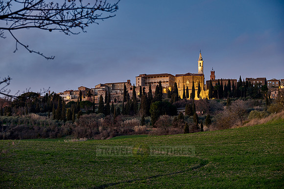 Twilight shot of the illuminated Pienza