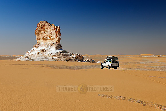white desert at el Agabat