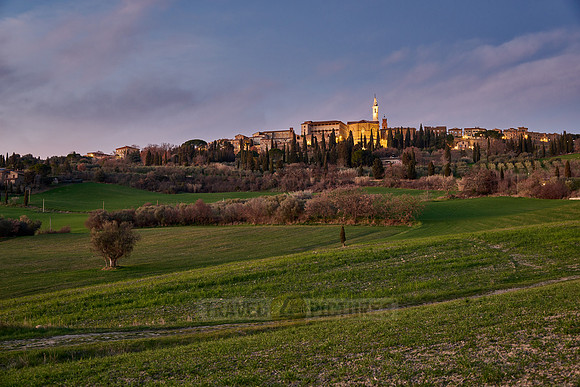 Twilight shot of the illuminated Pienza