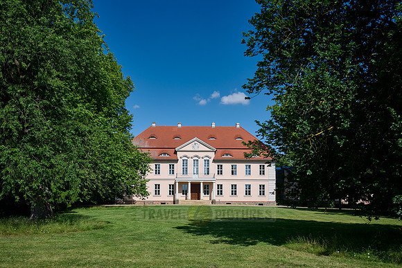 Castle Criewen in Lenne-Park, Unteres Odertal National Park