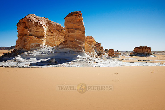 white desert at el Agabat
