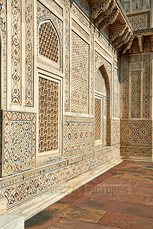 brilliant marble decorated wall with inlay work
