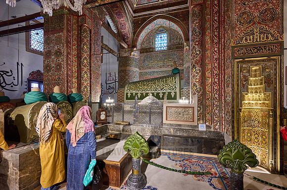 Innenaufnahme des Mausoleum und Museum des Mevlana Rumi. |inside shot of Mausoleum and museum of Mevlana Rumi|