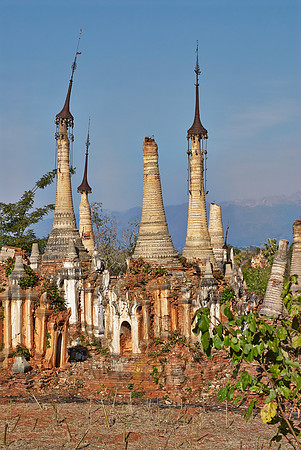 ruins of Shwe Inn Thein