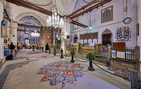 Innenaufnahme des Mausoleum und Museum des Mevlana Rumi. |inside shot of Mausoleum and museum of Mevlana Rumi|