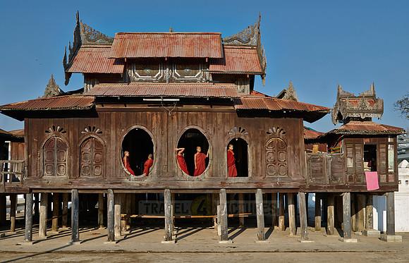 young monks at Shwe Yaungwe monastery
